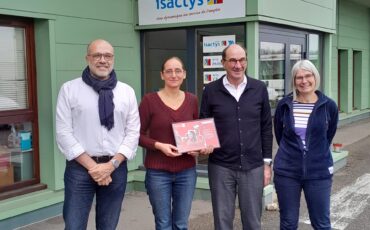 La Fondation SFR soutient l’association ACTY INITIATIVES projet numérique Groupe Isactys Laurent Pinet Isabelle Lebihan gilles Couvez